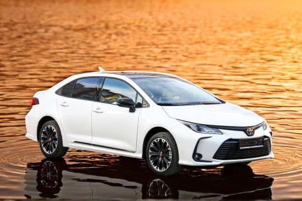 toyota-yaris-sedan-gli-mt-13-big-1
