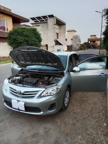 toyota-corolla-gli-2013-big-7