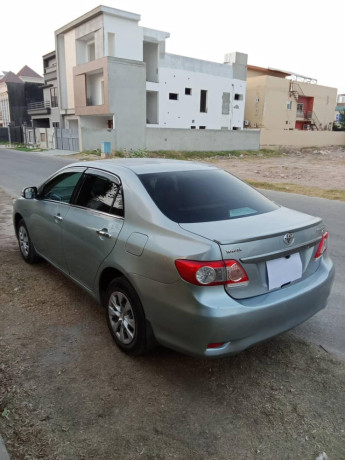 toyota-corolla-gli-2013-big-1