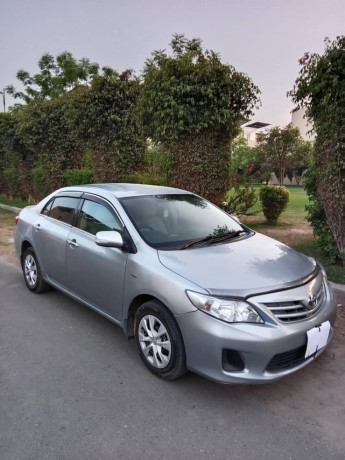 toyota-corolla-gli-2013-big-2