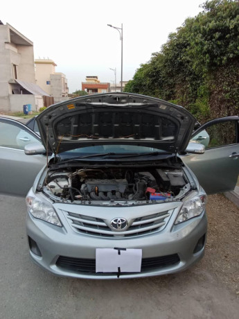 toyota-corolla-gli-2013-big-5
