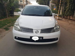 nissan-tida-latio-2007