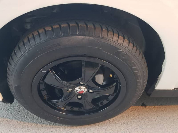 nissan-tida-latio-2007-big-7