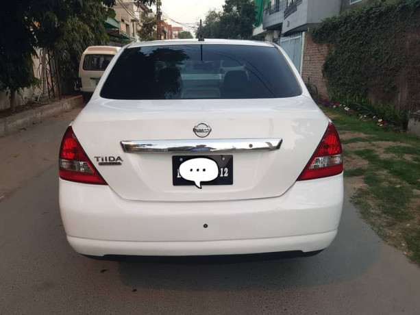 nissan-tida-latio-2007-big-1