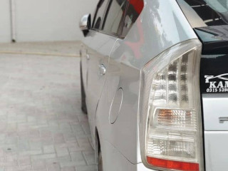 toyota-prius-2014