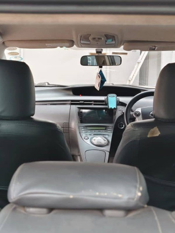 toyota-prius-2014-big-7