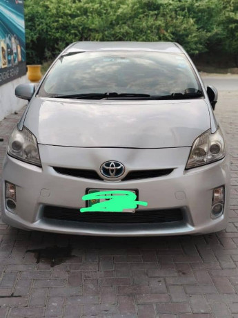 toyota-prius-2014-big-8