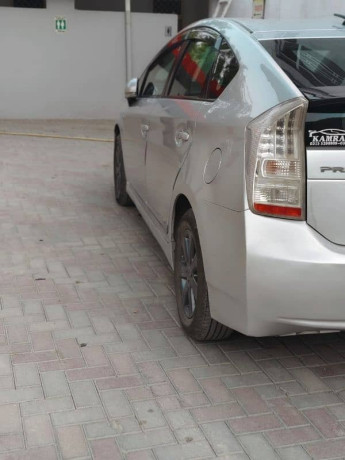 toyota-prius-2014-big-1