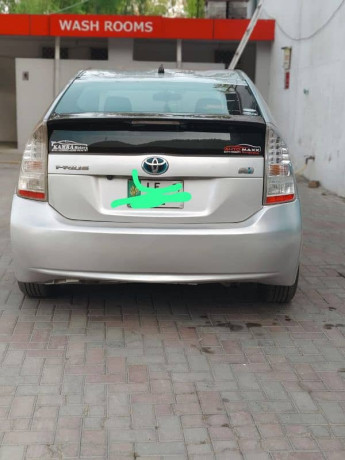 toyota-prius-2014-big-6