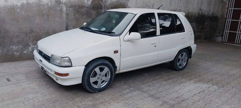 daihatsu-charade-1990-model-big-3