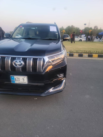 toyota-land-cruiser-2016-big-1