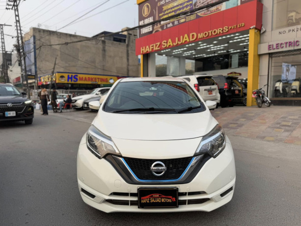 nissan-note-e-power-big-0