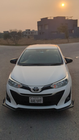 yaris-13-mt-ativ-big-1