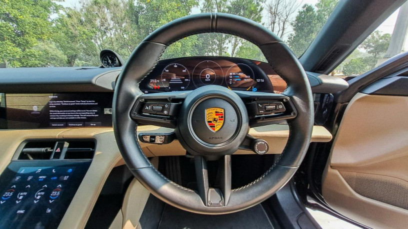 porsche-taycan-big-3