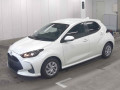 toyota-yaris-hatchback-small-1