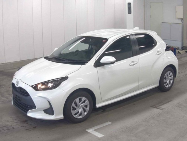 toyota-yaris-hatchback-big-1