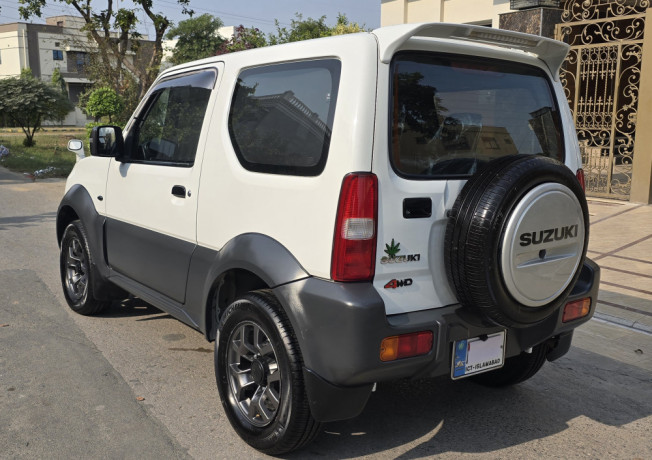 suzuki-jimny-2018-turbo-hud-shape-1328cc-big-2
