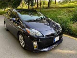 toyota-prius-s-led