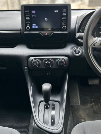 toyota-yaris-x-push-big-8