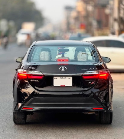 toyota-corolla-altis-special-edition-big-1