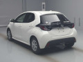 toyota-yaris-hatchback-small-2