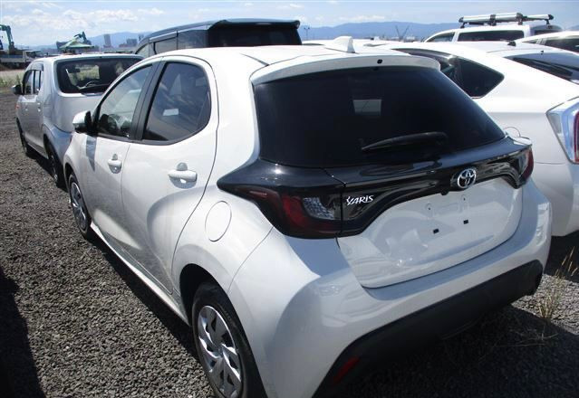toyota-yaris-hatchback-big-1