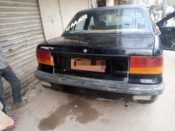 mitsubishi-lancer-1990-big-8
