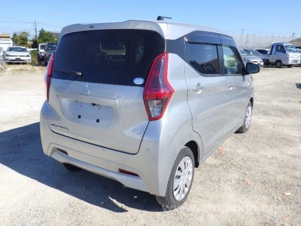 mitsubishi-ek-wagon-m-2021-big-2