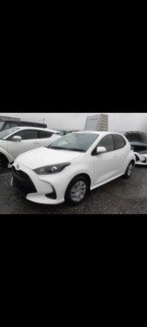 toyota-yaris-2021-4-grade-big-0