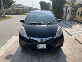 honda-fit-hybrid-201115-total-genuine-full-option