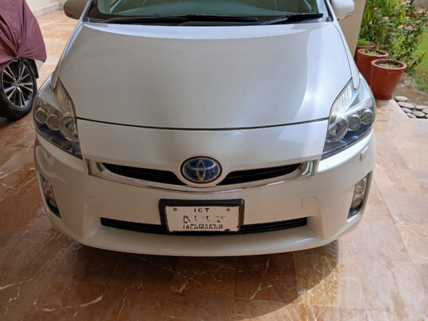 toyota-prius-g-touring-adaptive-cruise-control-big-5
