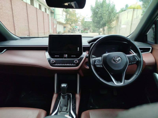 toyota-corolla-cross-hev-x-2024-big-8