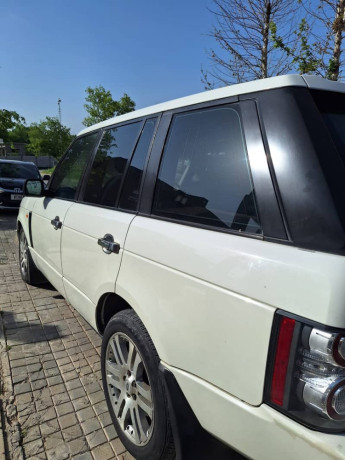 range-rover-vogue-2004-model-big-8