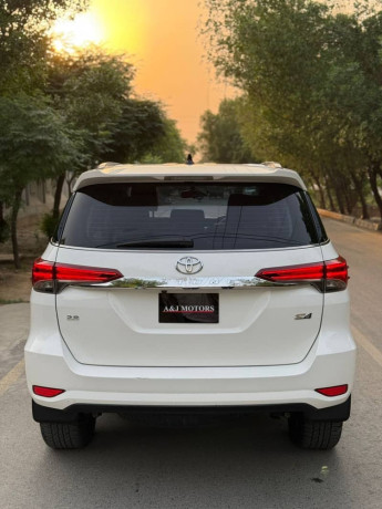 toyota-fortuner-sigma-28-diesel-big-3
