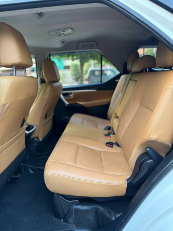 toyota-fortuner-sigma-28-diesel-big-7