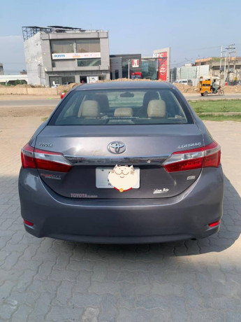 toyota-corolla-gli-2016-big-1
