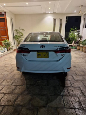 toyota-corolla-altis-grande-cvt-i-18-2018-big-6