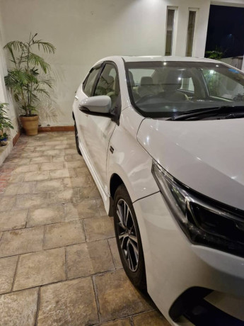 toyota-corolla-altis-grande-cvt-i-18-2018-big-3