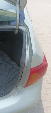 toyota-corolla-gli-2010-big-5