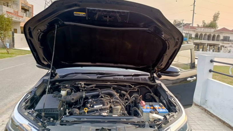 toyota-fortuner-g-2022-big-5