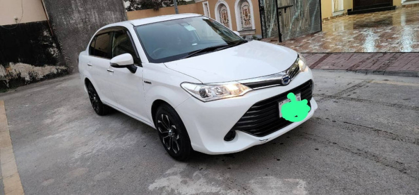 toyota-corolla-axio-hybrid-15-2016-corolla-axio-2016-big-0