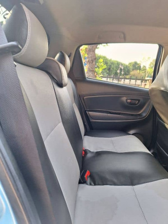 toyota-vitz-2015-big-7