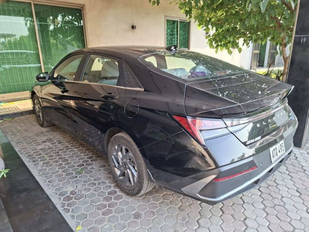 hyundai-elantra-2024-sage-green-big-4