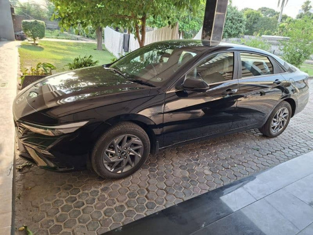 hyundai-elantra-2024-sage-green-big-7