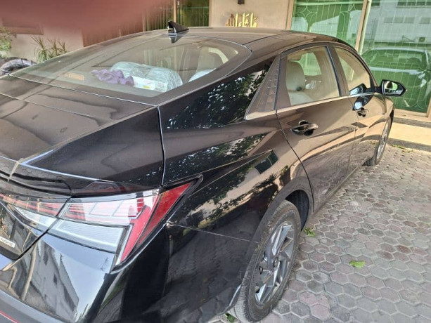 hyundai-elantra-2024-sage-green-big-3