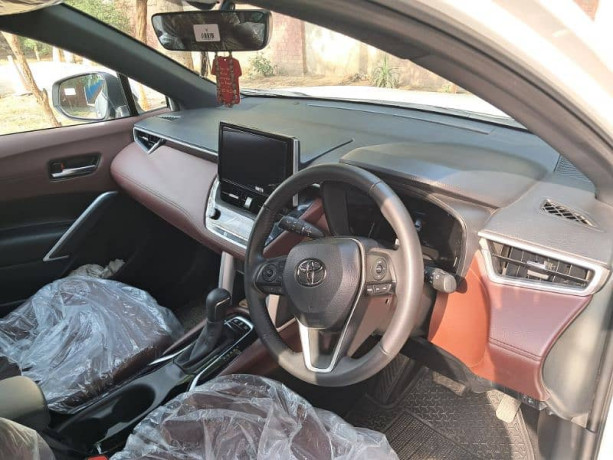 toyota-corolla-cross-hev-x-2024-big-9