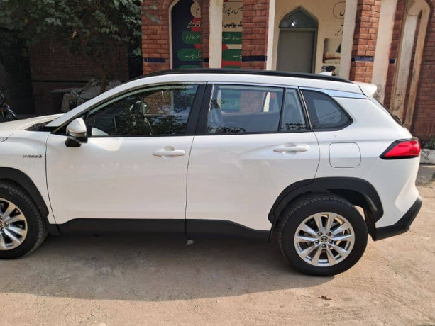 toyota-corolla-cross-hev-x-2024-big-2
