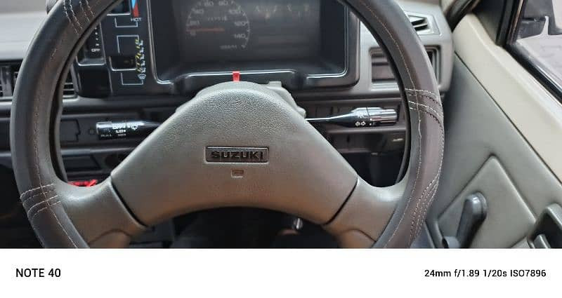 suzuki-mehran-vx-2013-big-0
