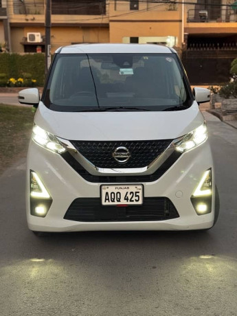 nissan-dayz-highway-star-2021-big-2